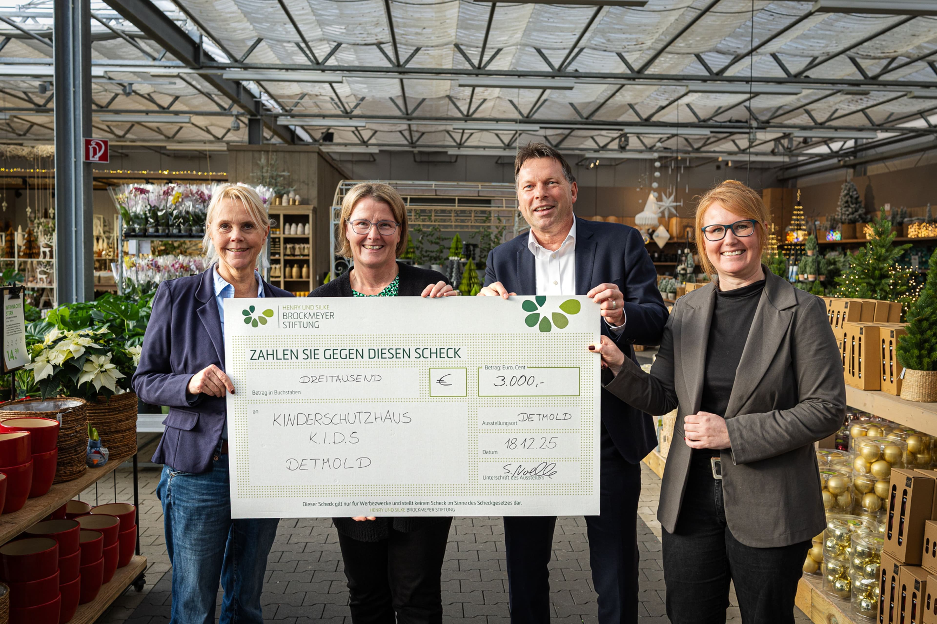 3.000 Euro für den Schutz gefährdeter Kinder in Detmold