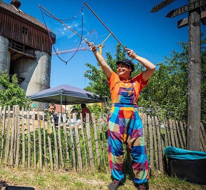 Familiensamstag in der Stadtbücherei Lemgo: Ein Fest für Groß und Klein