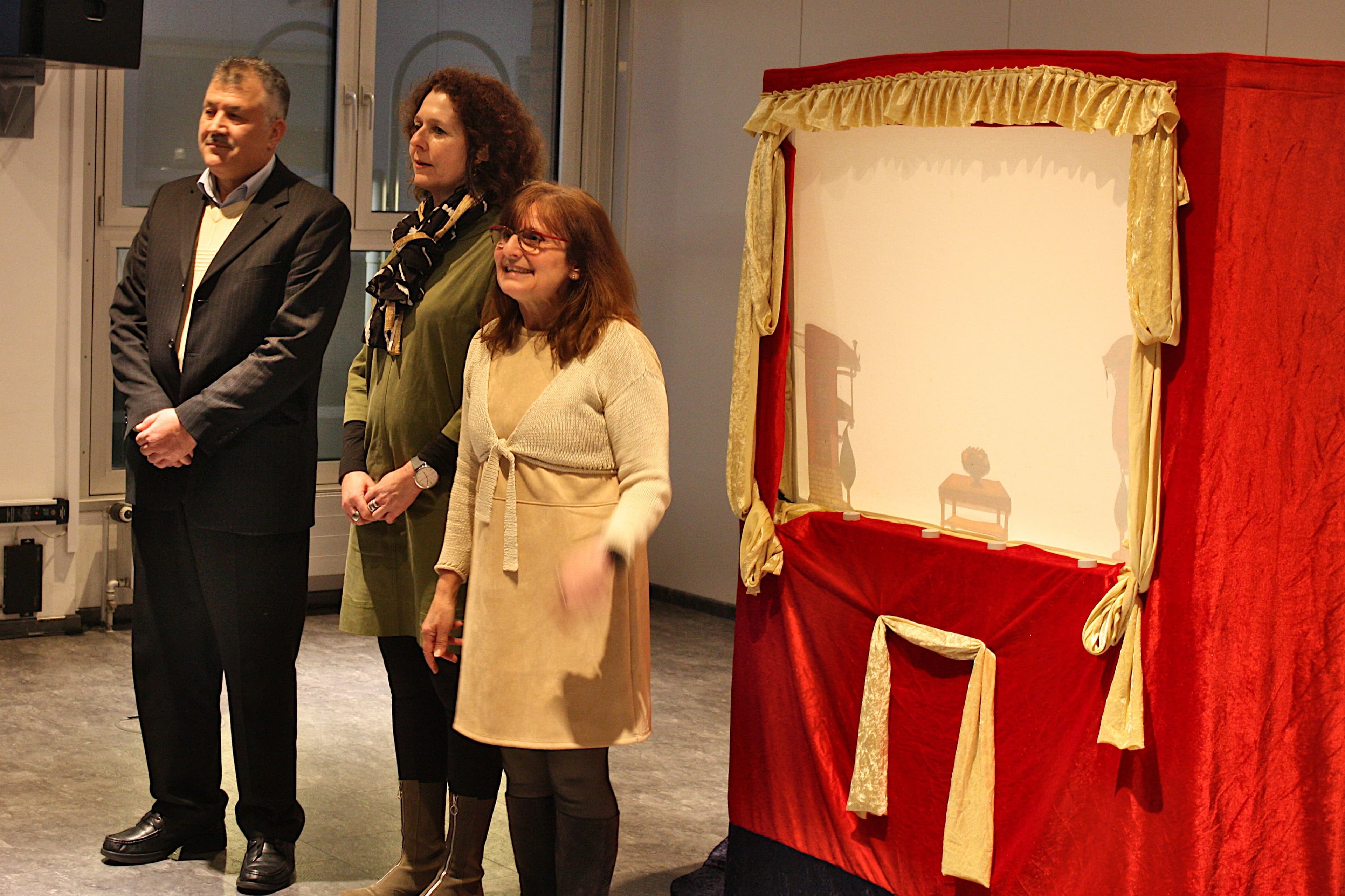 Farbschattentheater begeistert in der Stadthalle