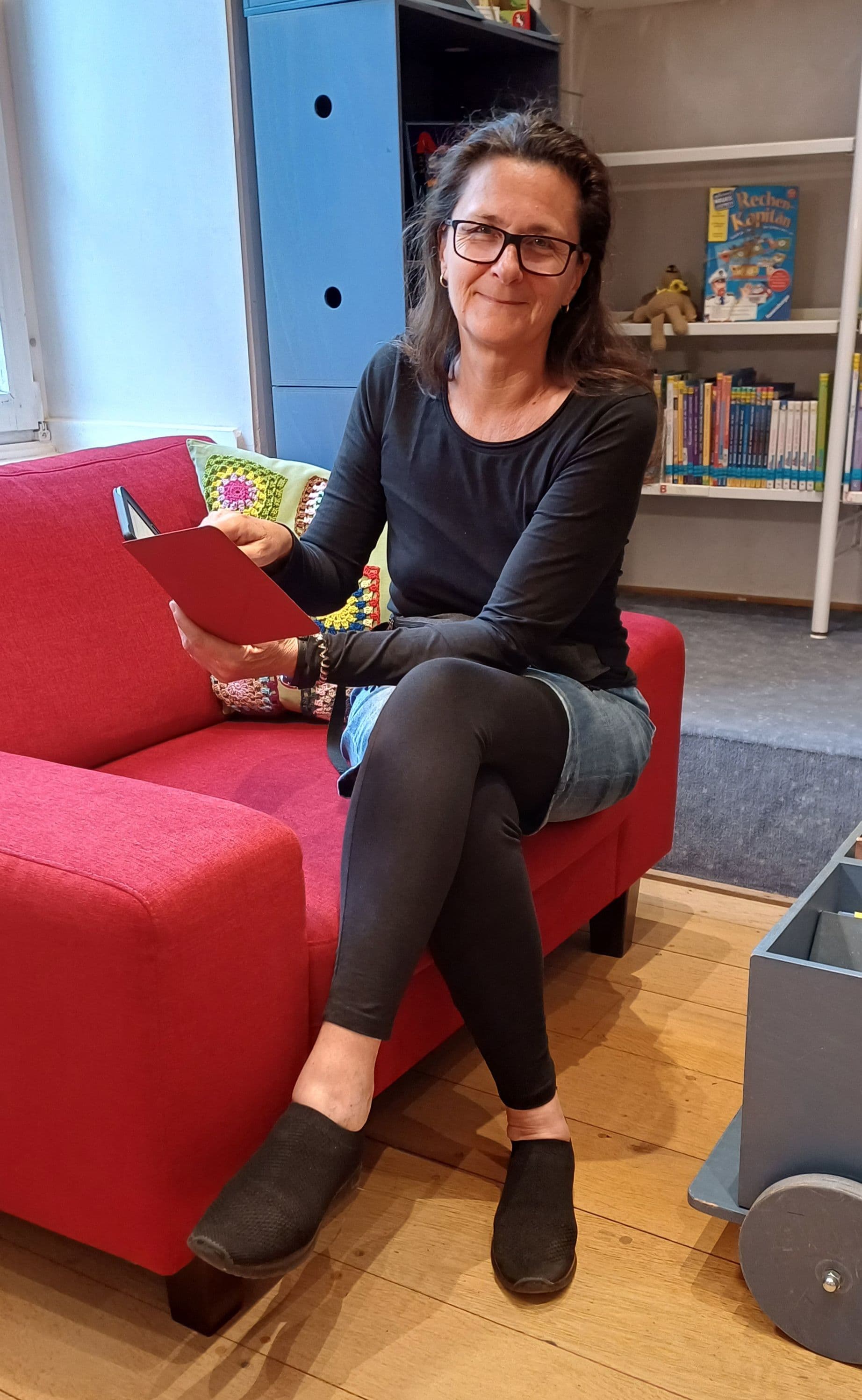 Freundeskreis stiftet eBook-Reader an Stadtbibliothek