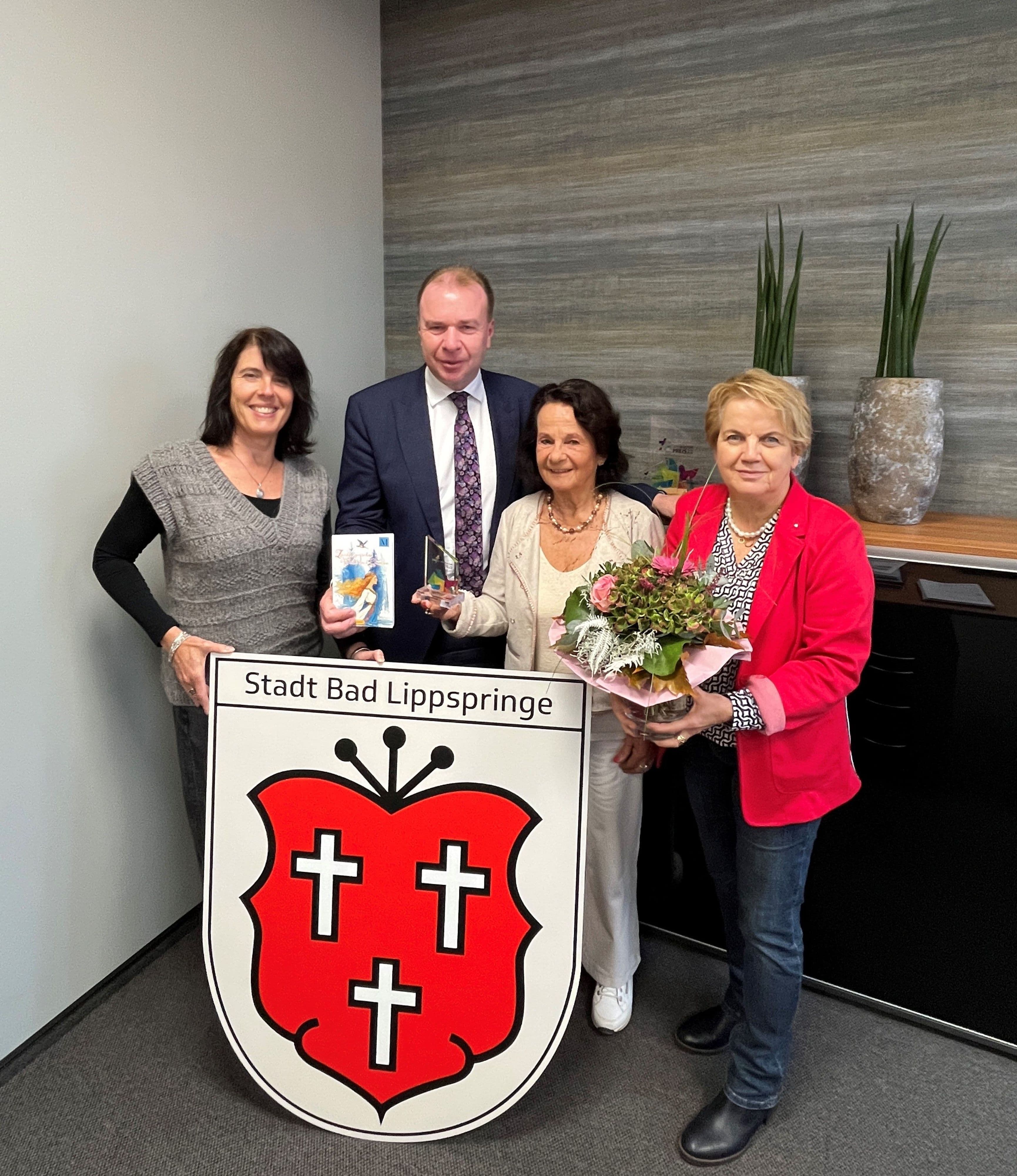 Märchenerzählerin aus Bad Lippspringe geehrt