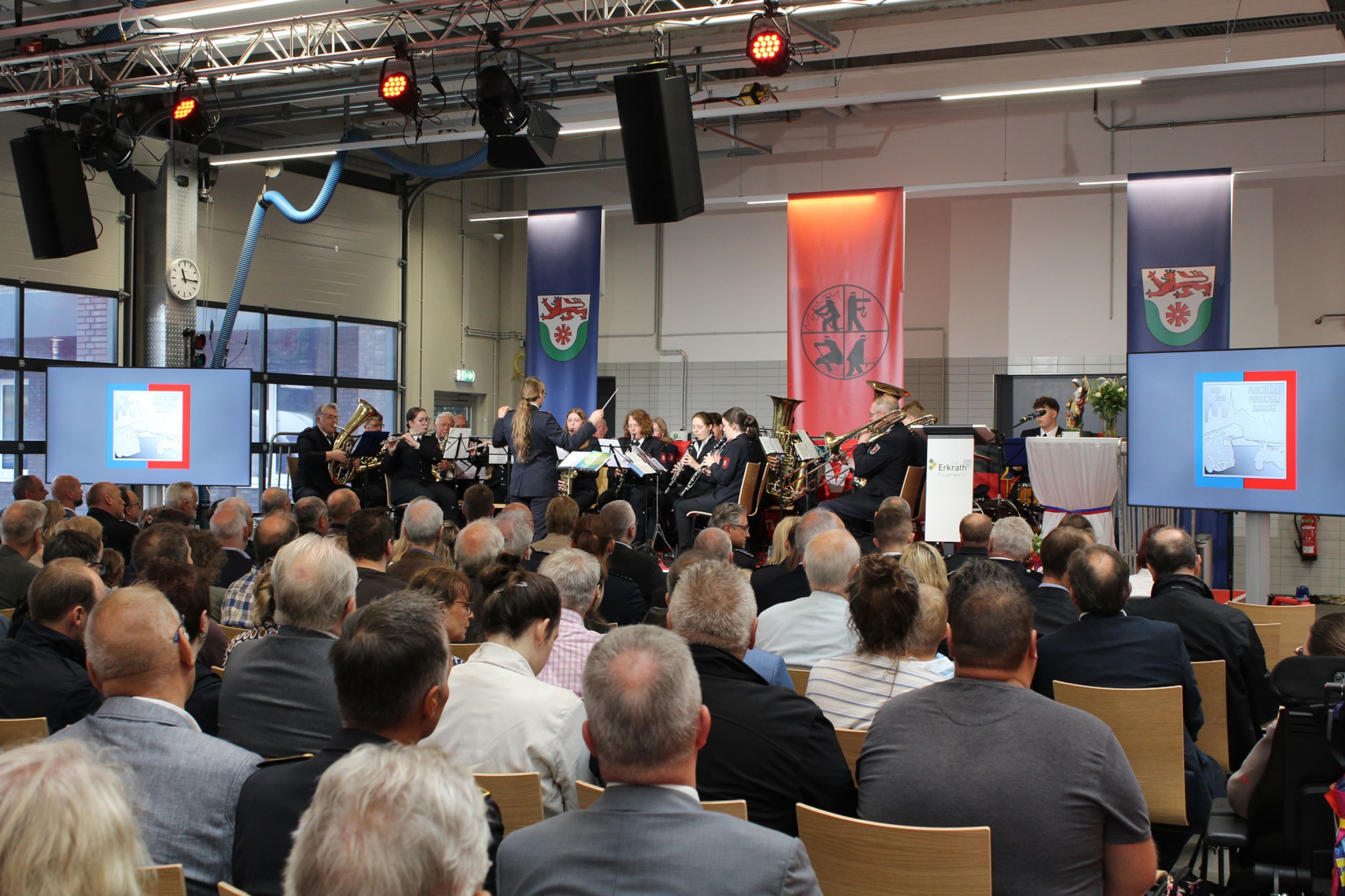 Neue Feuerwache in Erkrath eröffnet