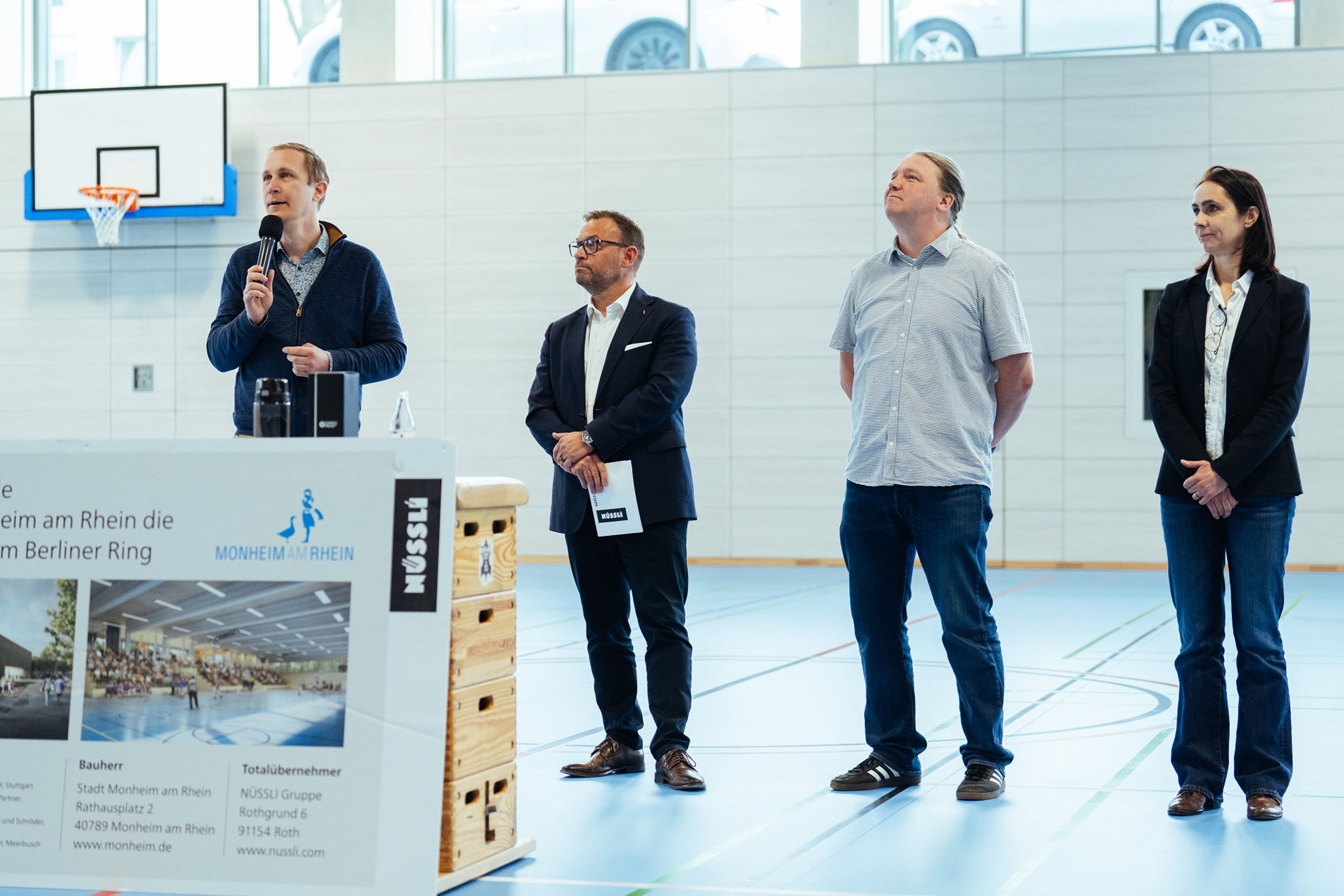Neue Großsporthalle in Monheim eröffnet