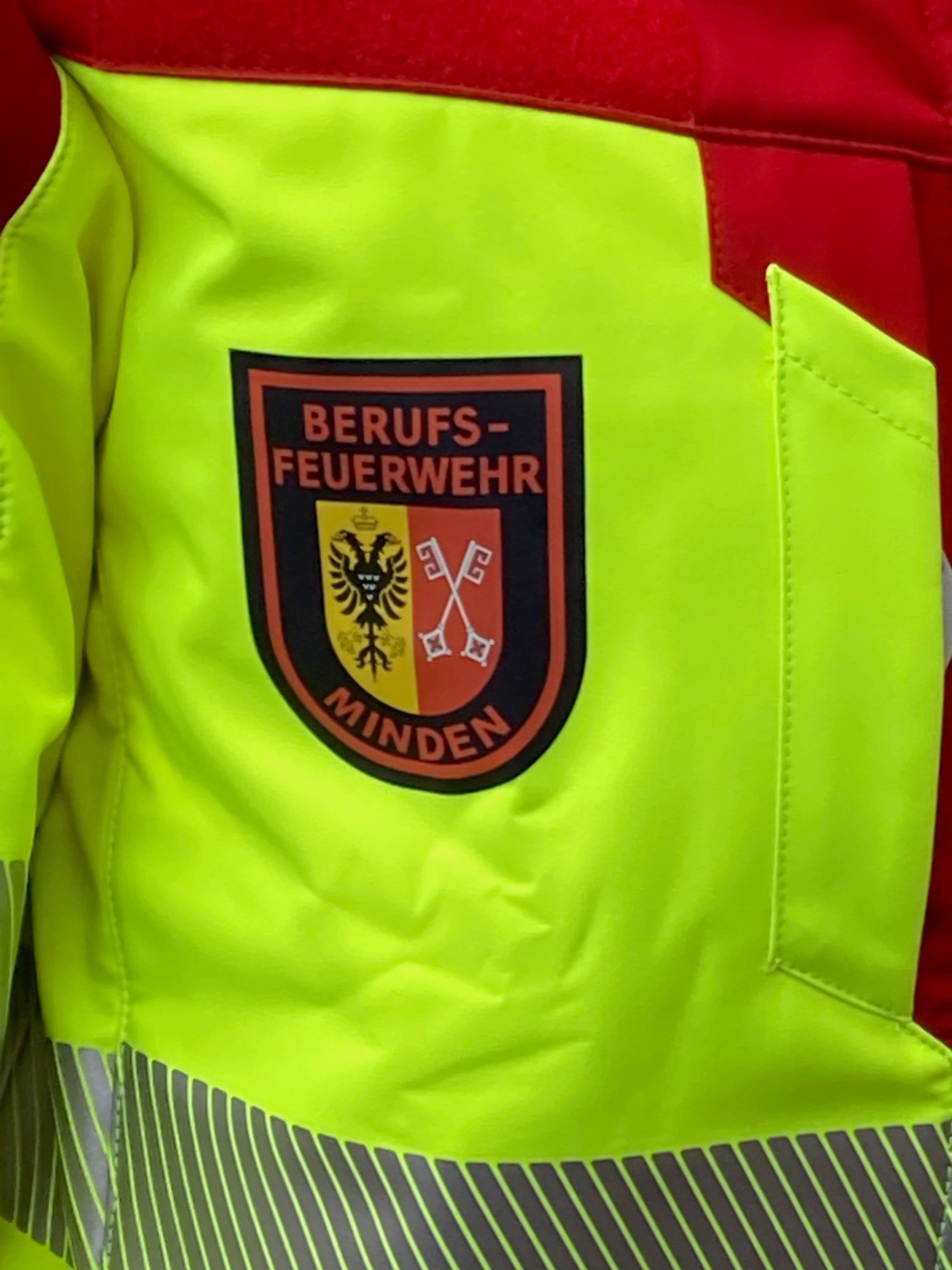 Neue Schutzkleidung für Mindener Rettungsdienst