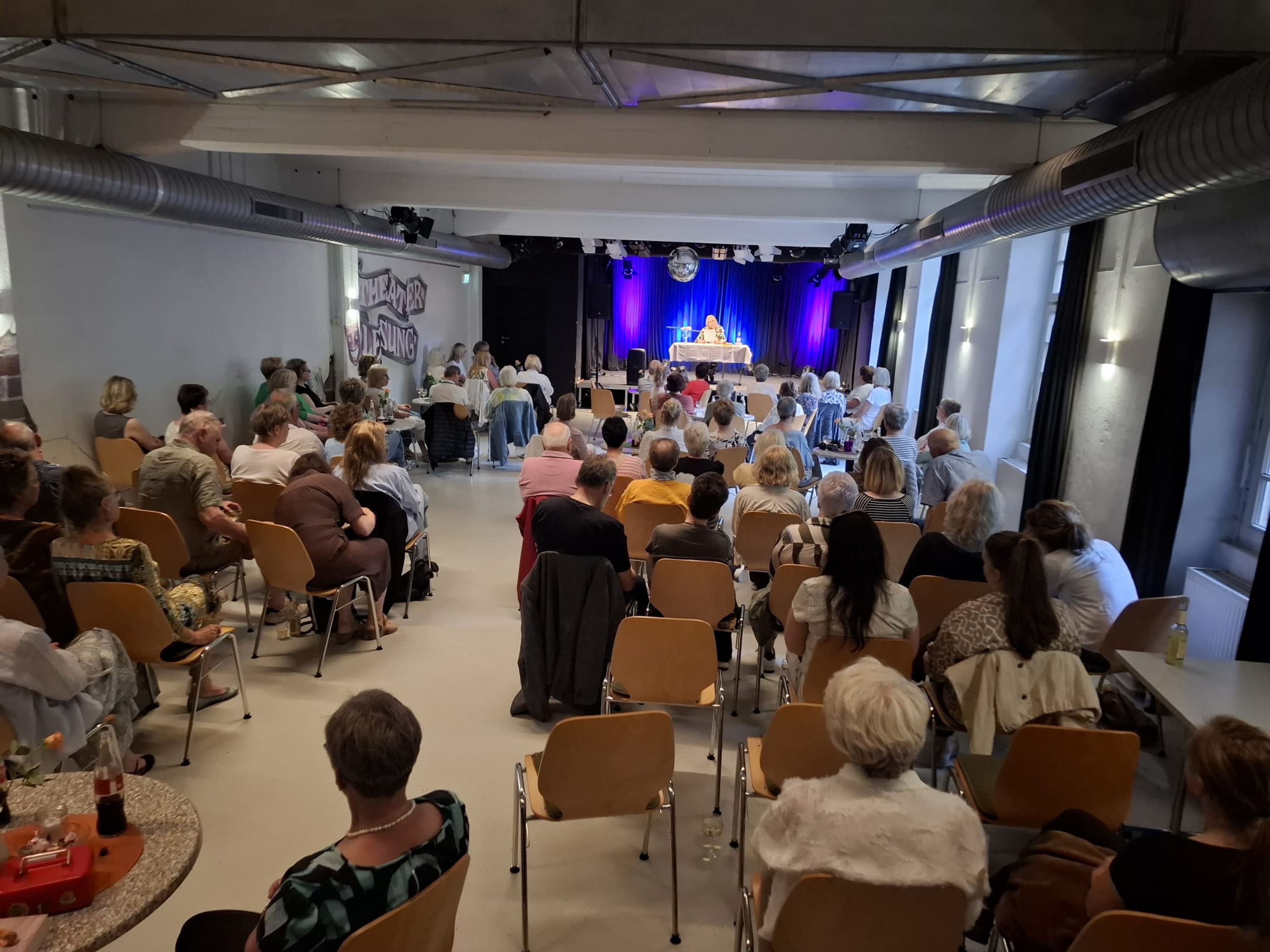Vlotho: Felicitas Fuchs liest vor vollem Haus