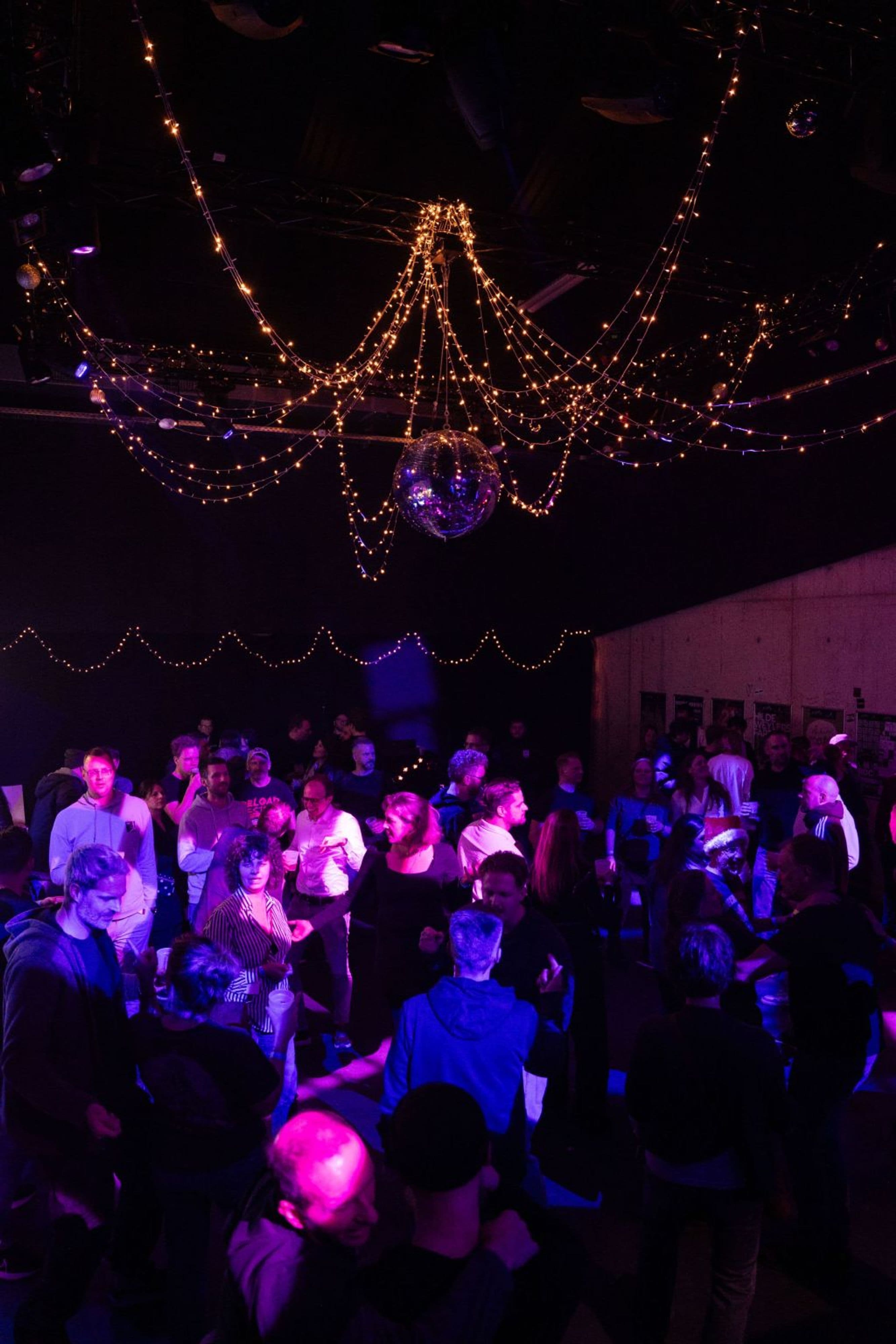 X-Mas-Rock im Sojus 7: Musik trifft Weihnachtsessen