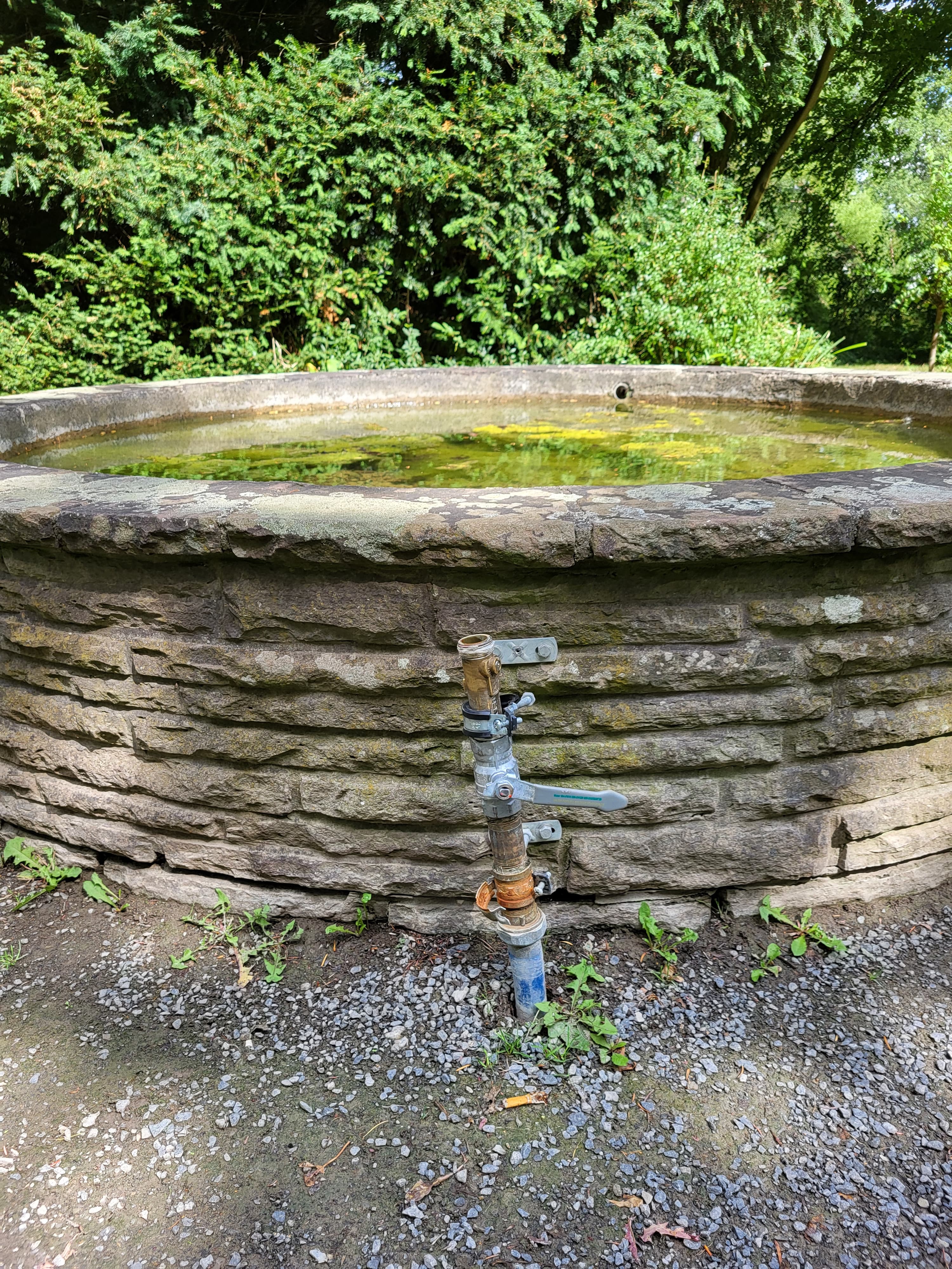 Fünf Brunnen am Südfriedhof in Minden beschädigt – Wasserversorgung vorerst abgeschaltet