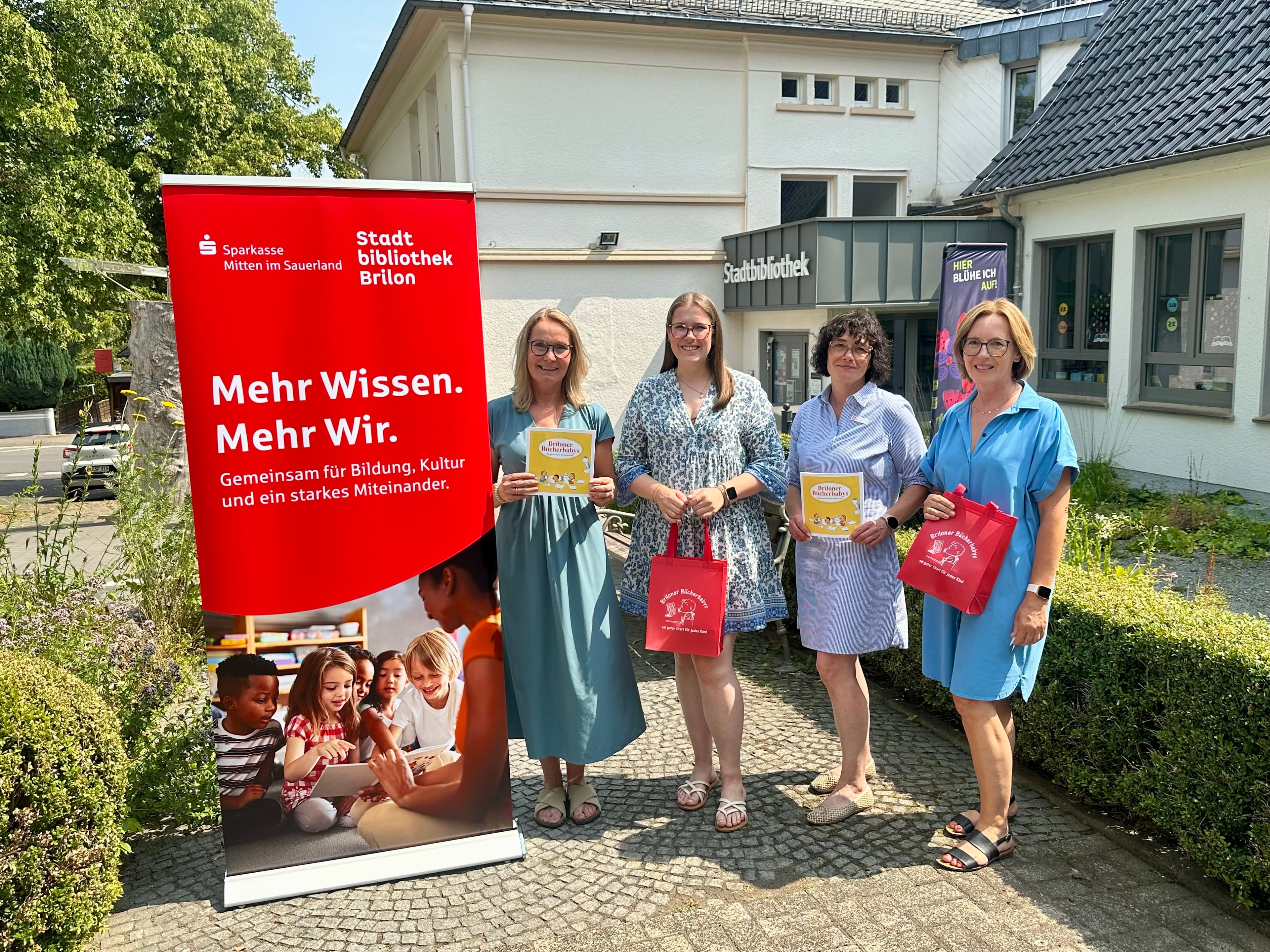 Stadtbibliothek Brilon sichert „Briloner Bücherbabys“ bis 2029