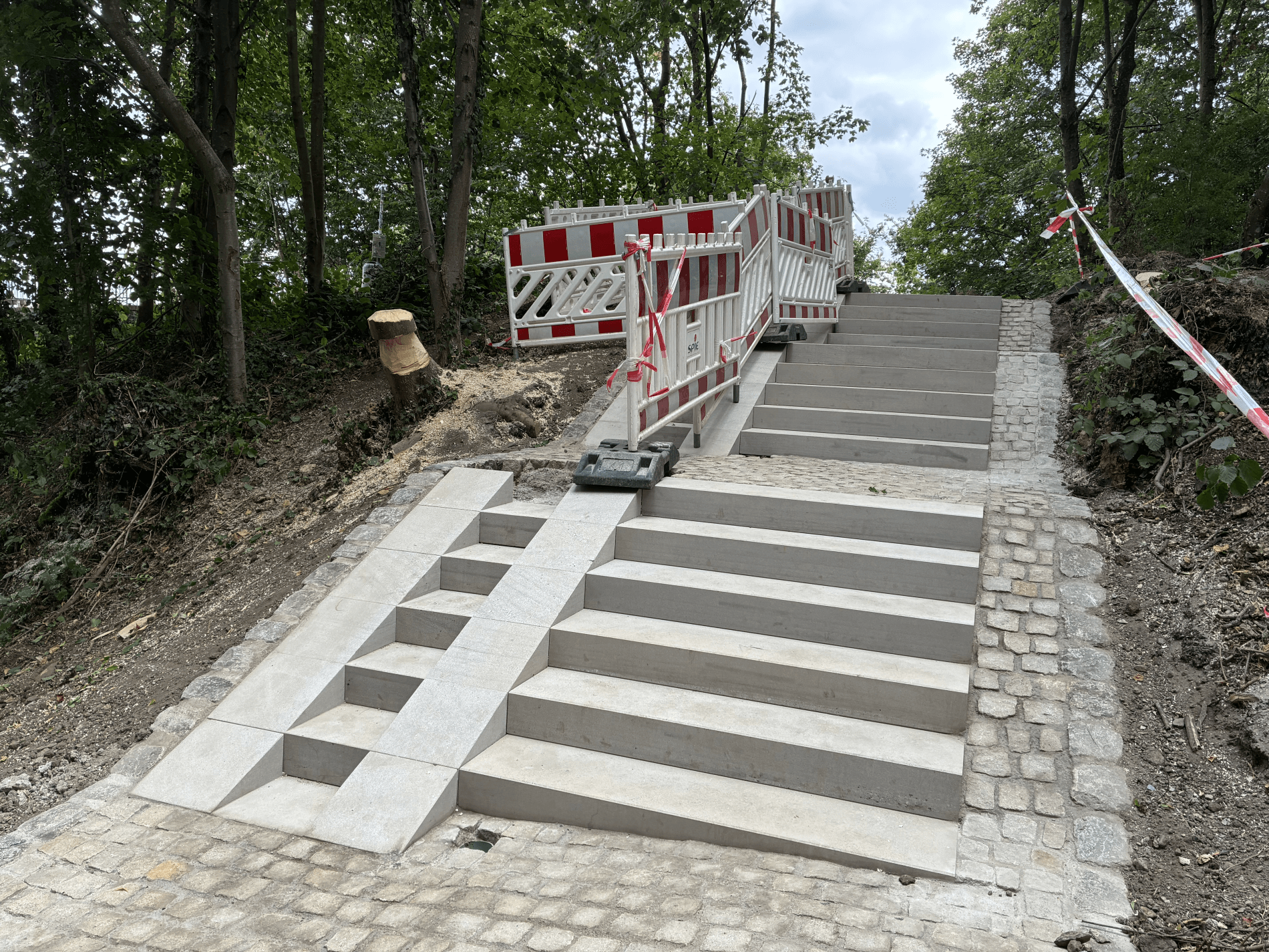 Sanierung im Gethmannschen Garten: neuer Spielplatz nimmt Form an
