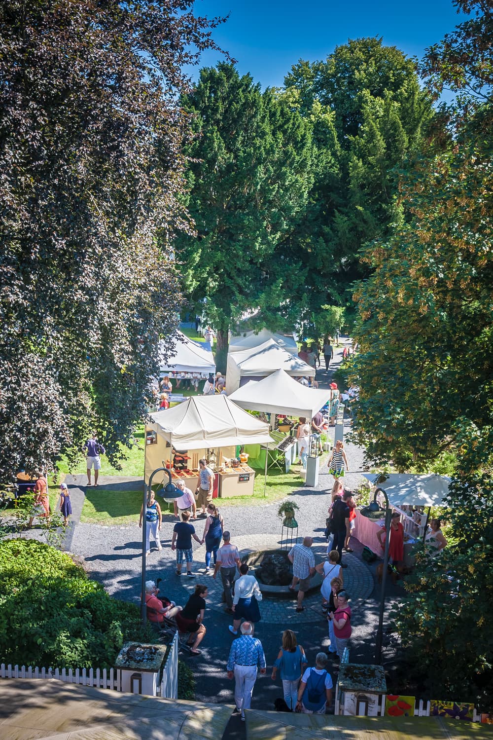 Kunsthandwerkermarkt in Königswinter: Handgemachtes in historischer Kulisse