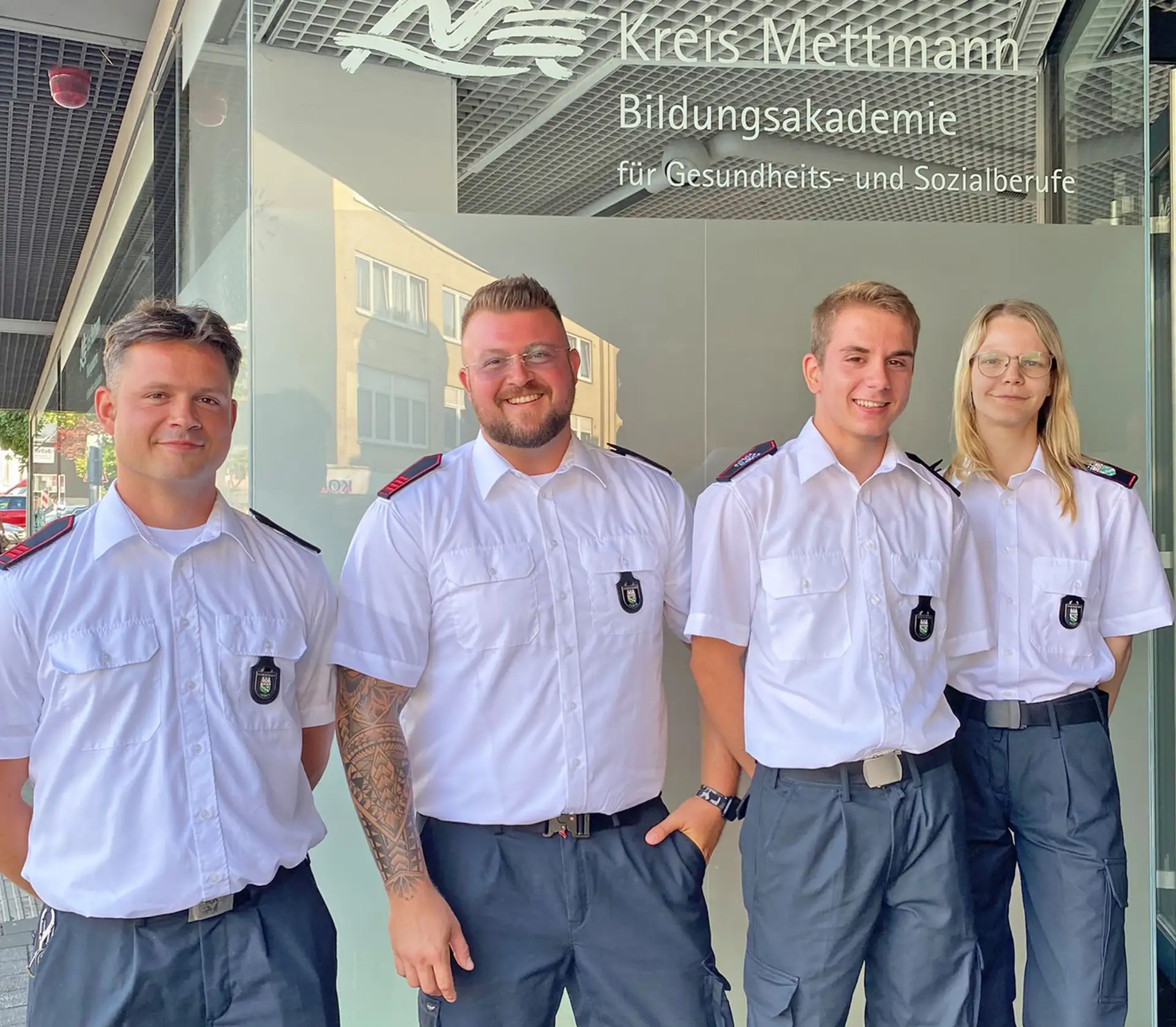 Erfolgreicher Abschluss der Notfallsanitäter-Ausbildung: Ein neuer Meilenstein für Hilden