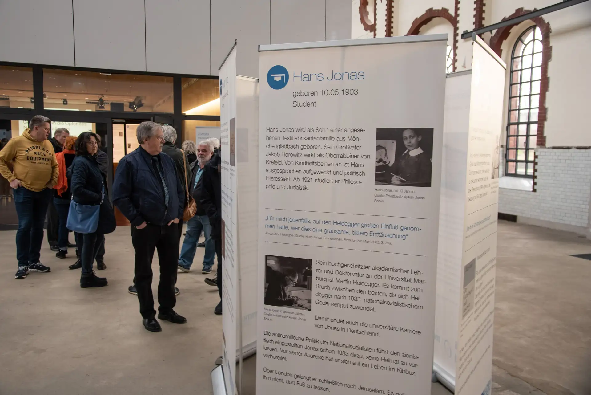Gedenken für die Zukunft: Schülerinnen und Schüler ehren die Opfer des Holocaust
