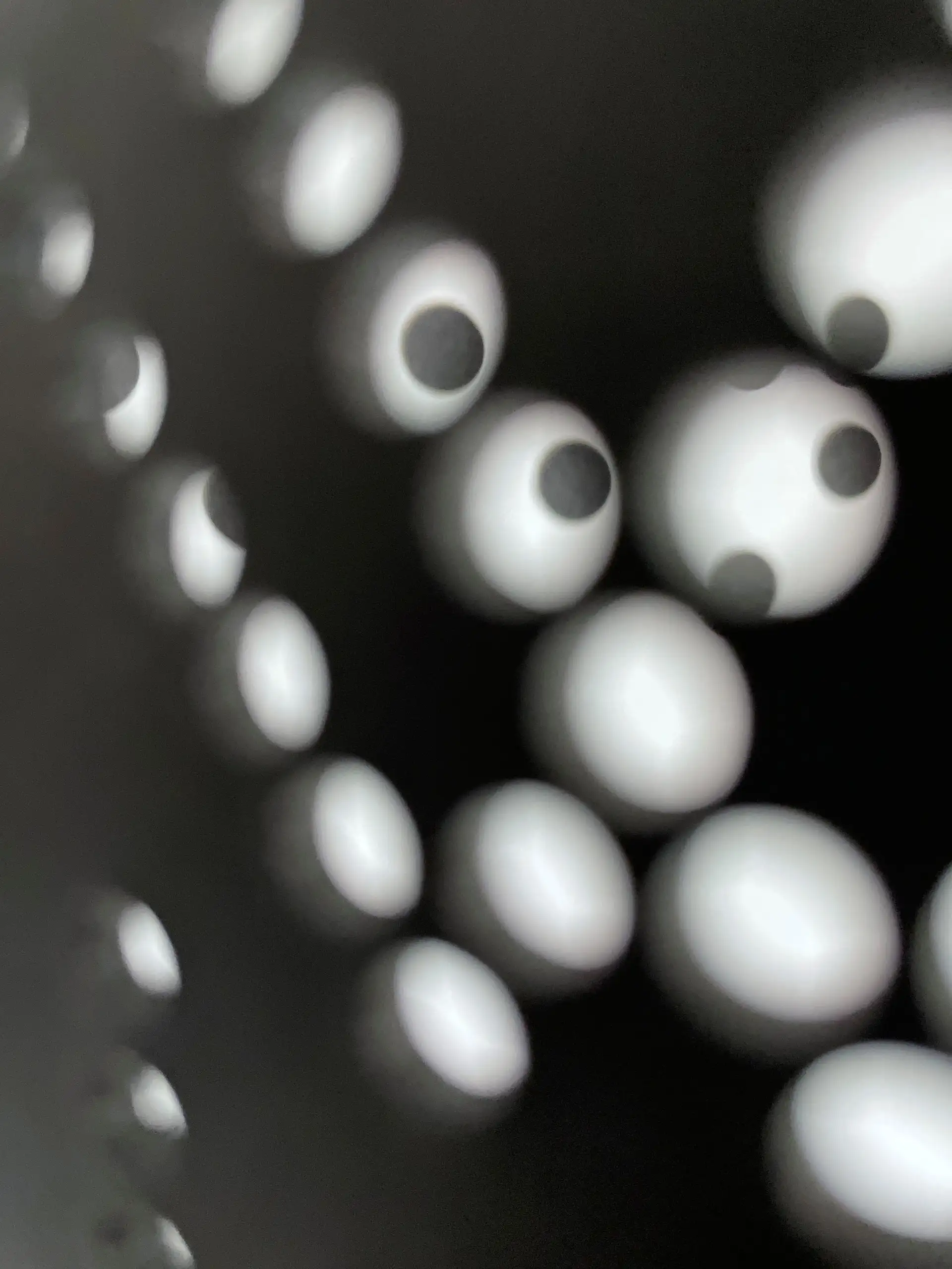 Kunst trifft Brailleschrift in Monheim