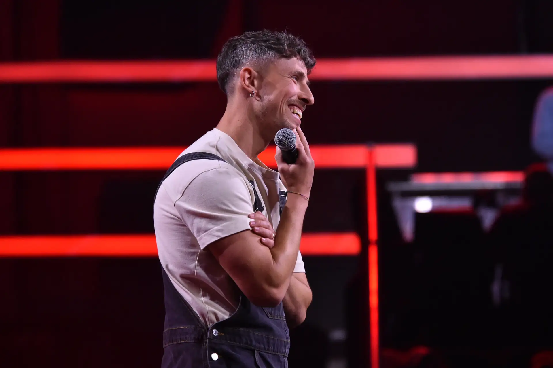 Titel: The Voice of Germany; Staffel: 15; Folge: 4; Person: Dustin Lukat; Copyright: Joyn/André Kowalski; Fotograf: Andre Kowalski; Bildredakteur: Nadine Vaders; Dateiname: 3198079.jpg; Rechtehinweis: Dieses Bild darf honorarfrei für redaktionelle Zwecke und nur im Rahmen der Programmankündigung verwendet werden.