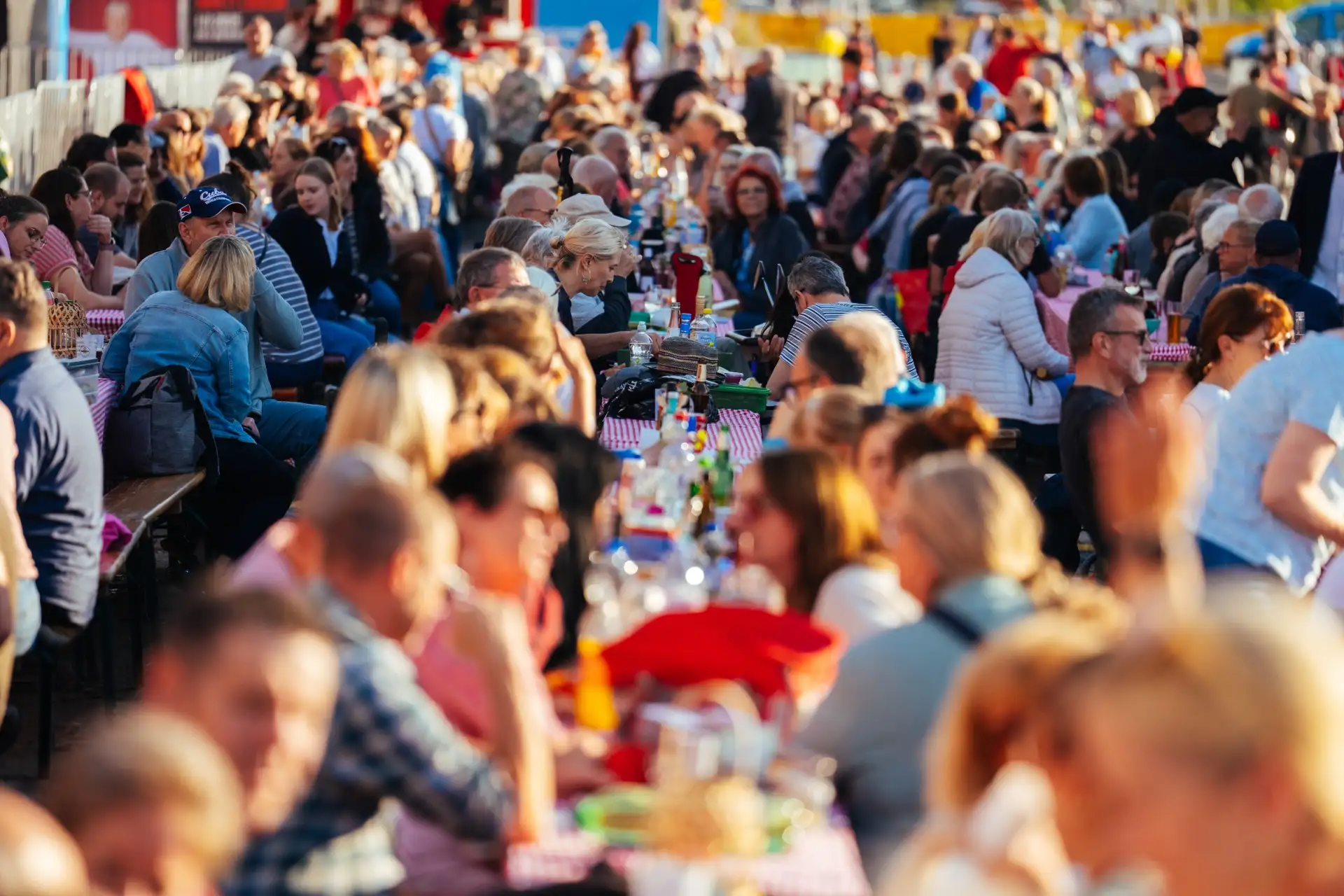 Auf der Kulturpromenade darf geschwatzt und gelacht werden.