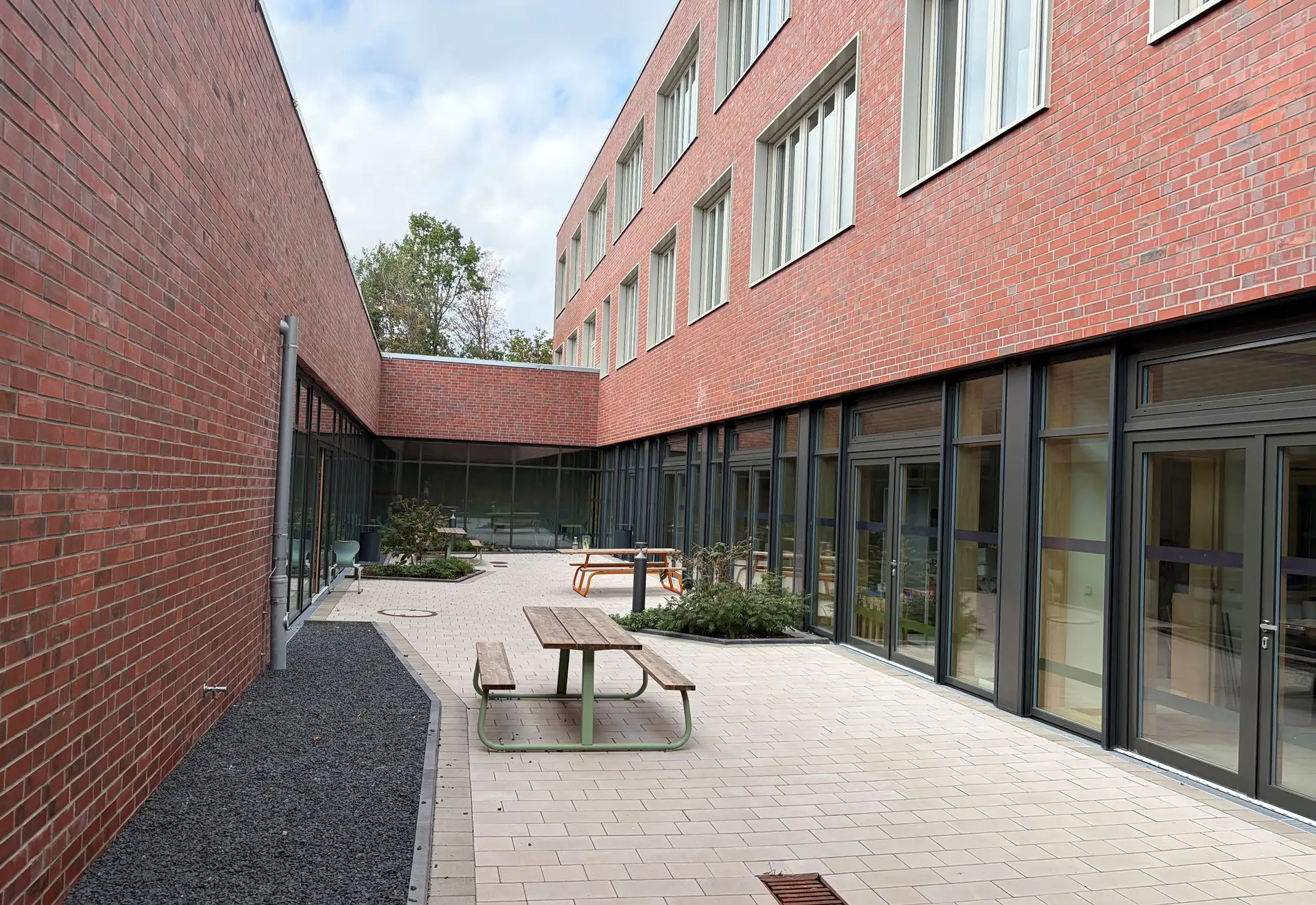 Erweiterungsbau der Regenbogenschule Stolberg: Schulausschuss vor Ort