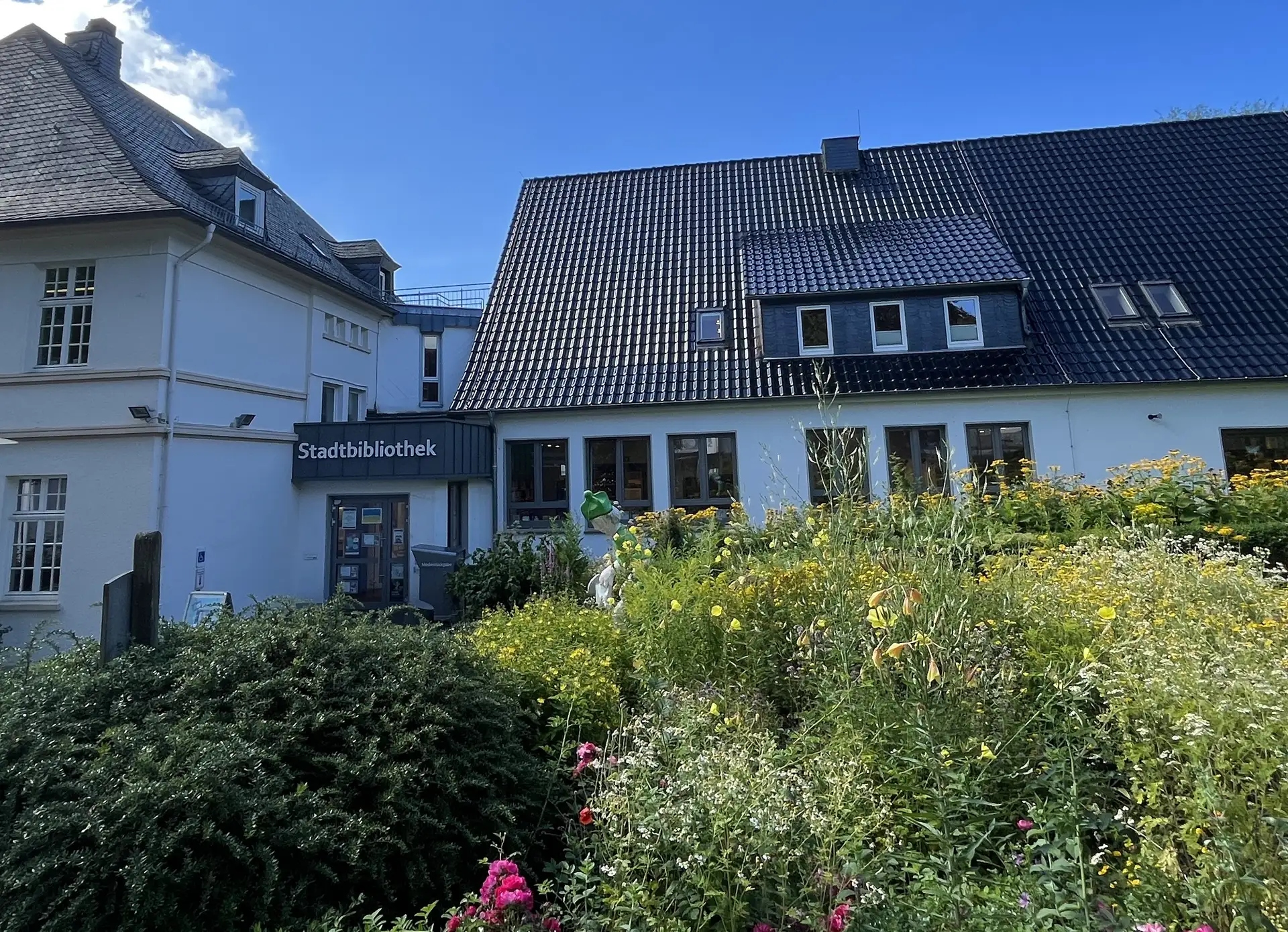 Gebäudeansicht der Stadtbibliothek Brilon