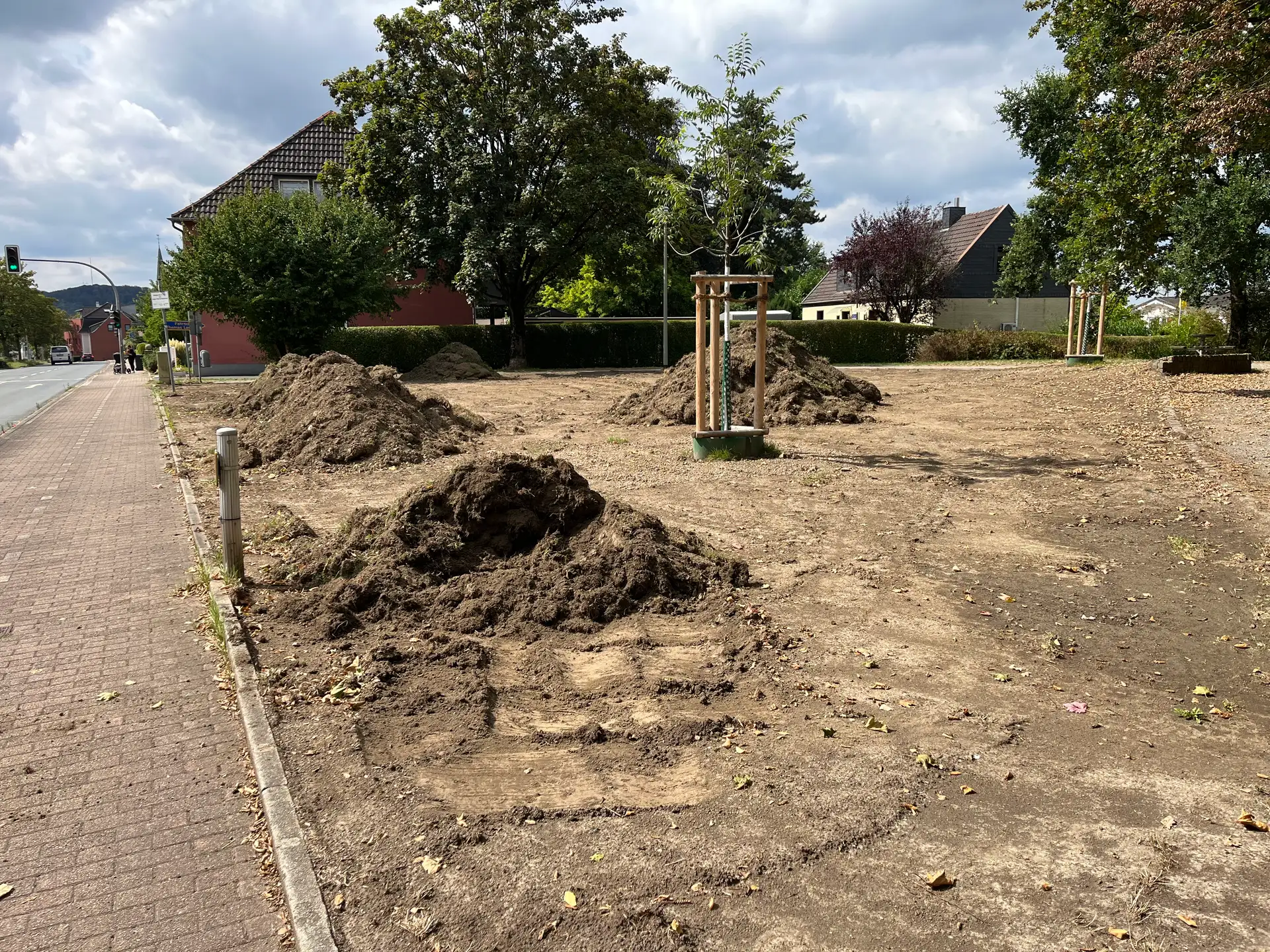 Grünflächen in Hattingen: Rasen wird abgetragen und neu eingesät