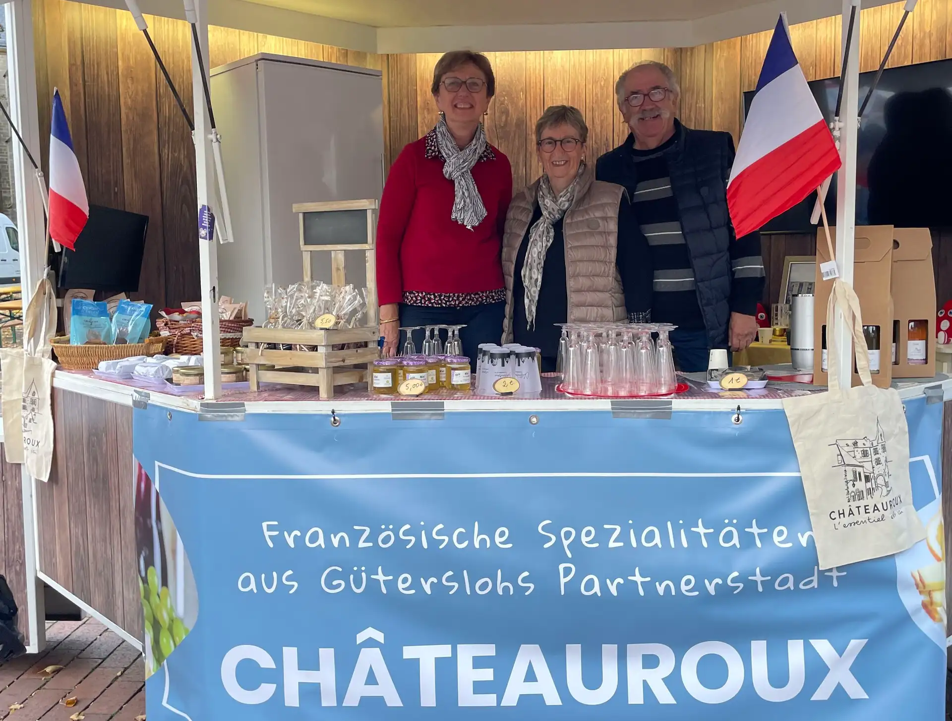 Freuen sich schon auf ihre Gütersloher Stammgäste: Brigitte Dion und Marc und Colette Pasquet aus Châteauroux.