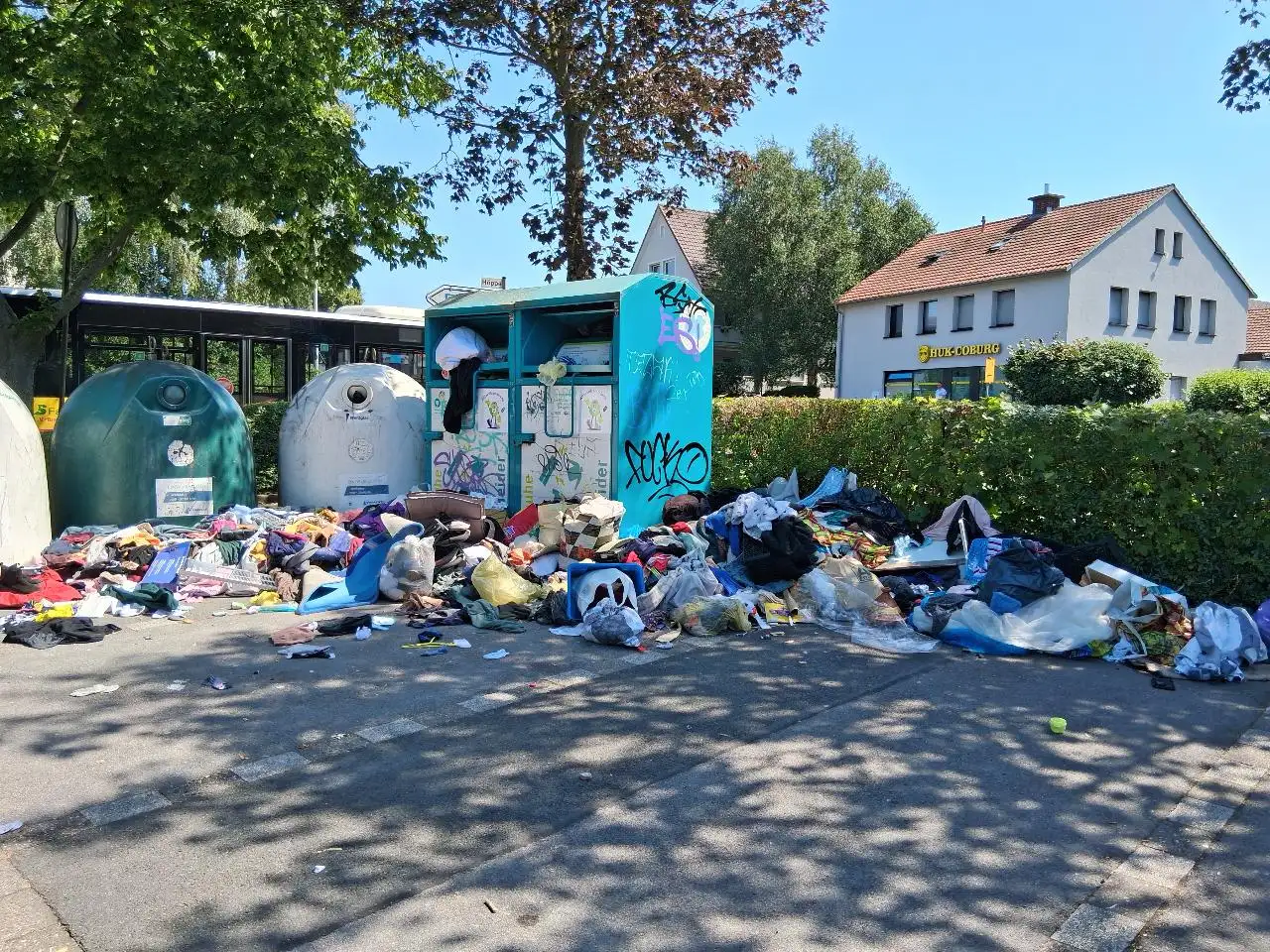 So sah es in den vergangenen Wochen öfter am Altkleiderstandort Salinenring/Höppe aus. Fotoquelle: Wallfahrtsstadt Werl