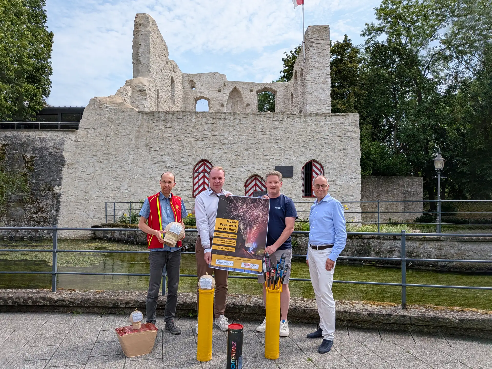 Feuerwerk an der Burg passend zum Streetfood Festival