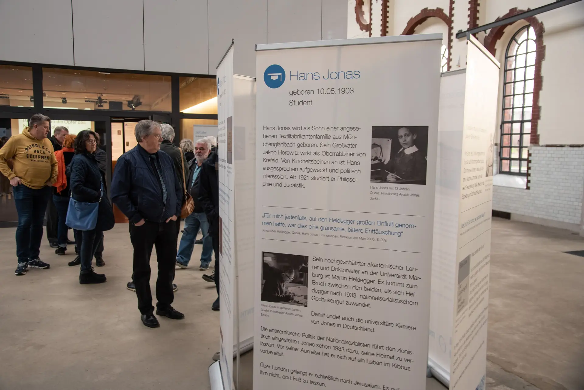 Gedenken für die Zukunft: Schülerinnen und Schüler ehren die Opfer des Holocaust