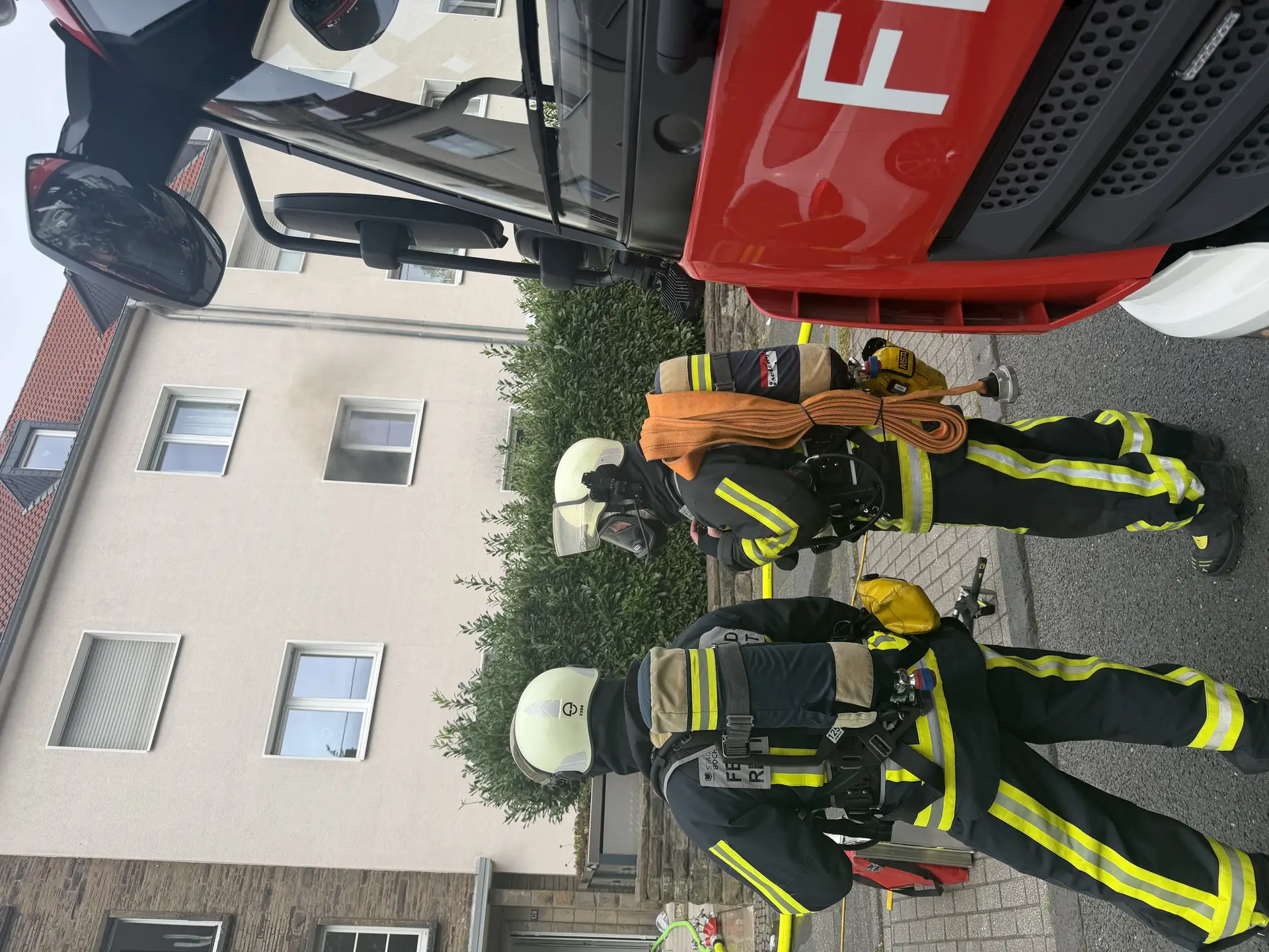 FW-BO: Wohnungsbrand auf der Hattinger Straße: Zwei Personen aus Brandwohnung gerettet