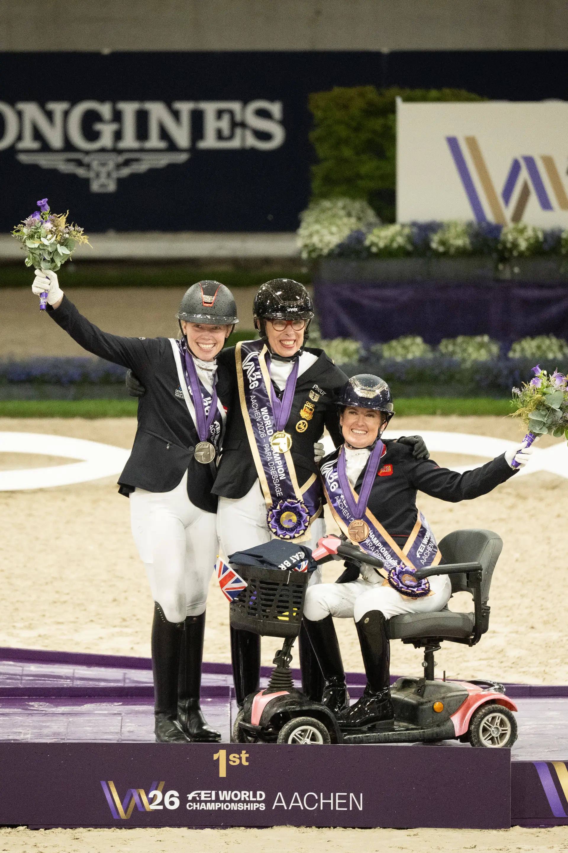 Siegerin Heidemarie Dresing mit Katrine Kristensen (Zweite) und Jemima Green (Dritte) bei der Para-Dressur Grade II.