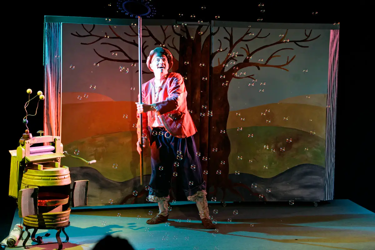 Kindertheater im Jugendzentrum LUX: „Babilu und die Buchstabenbande“
