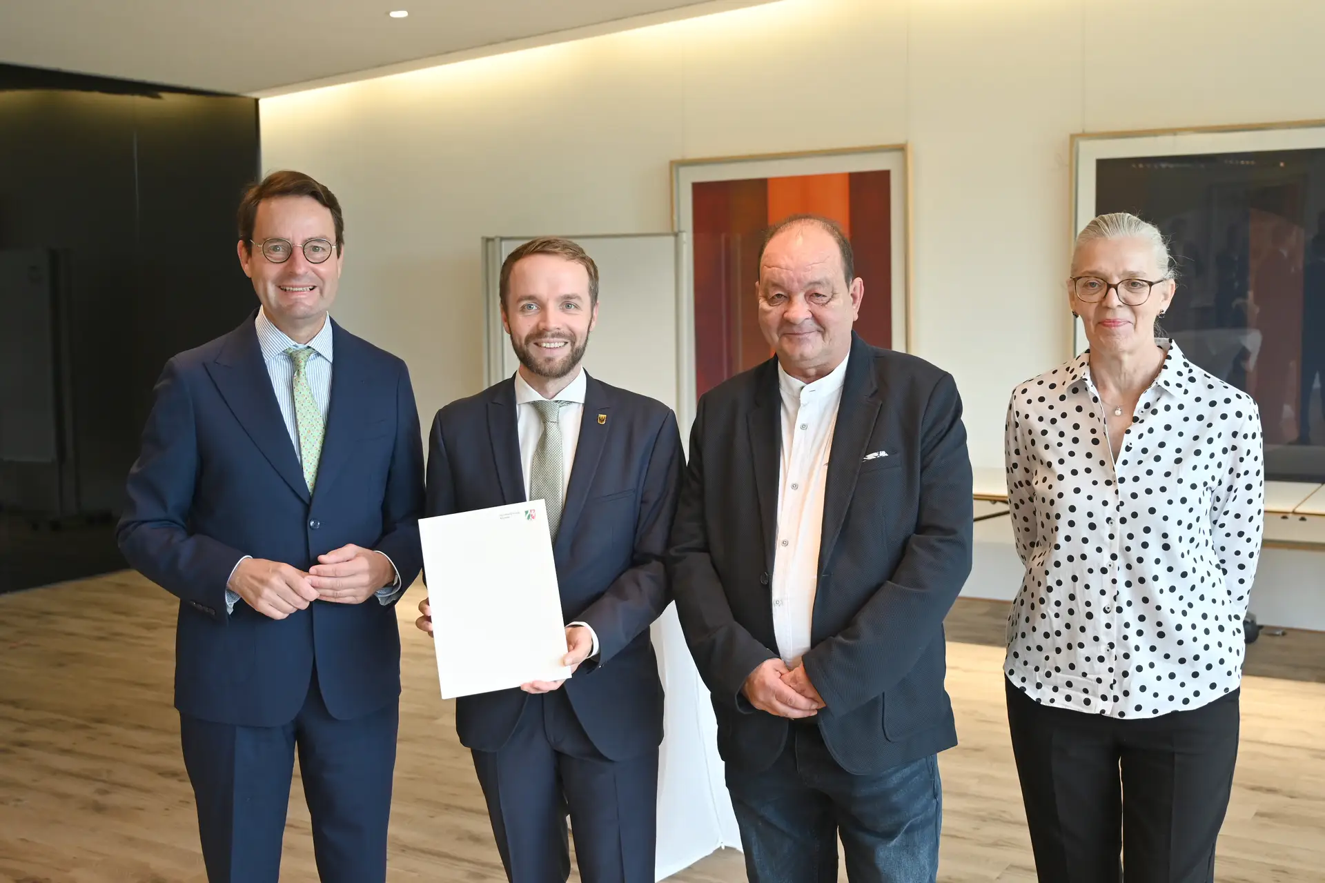 Bezirksregierung Münster Mit der Bitte um Veröffentlichung. Danke im Voraus.