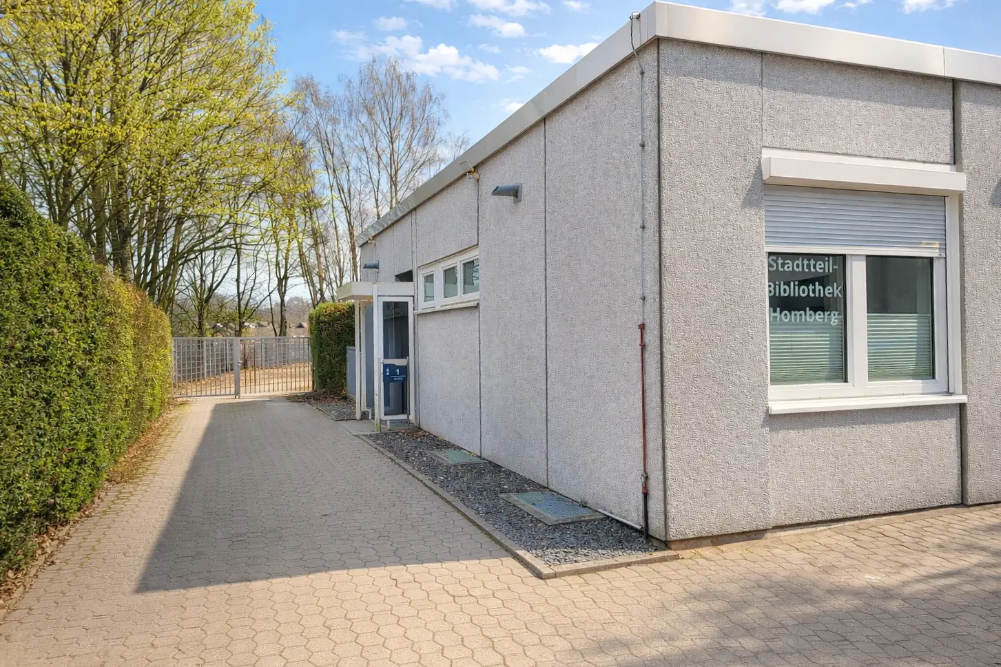 Herbstfest in der Stadtteilbibliothek Homberg: Einweihung der neuen Räume
