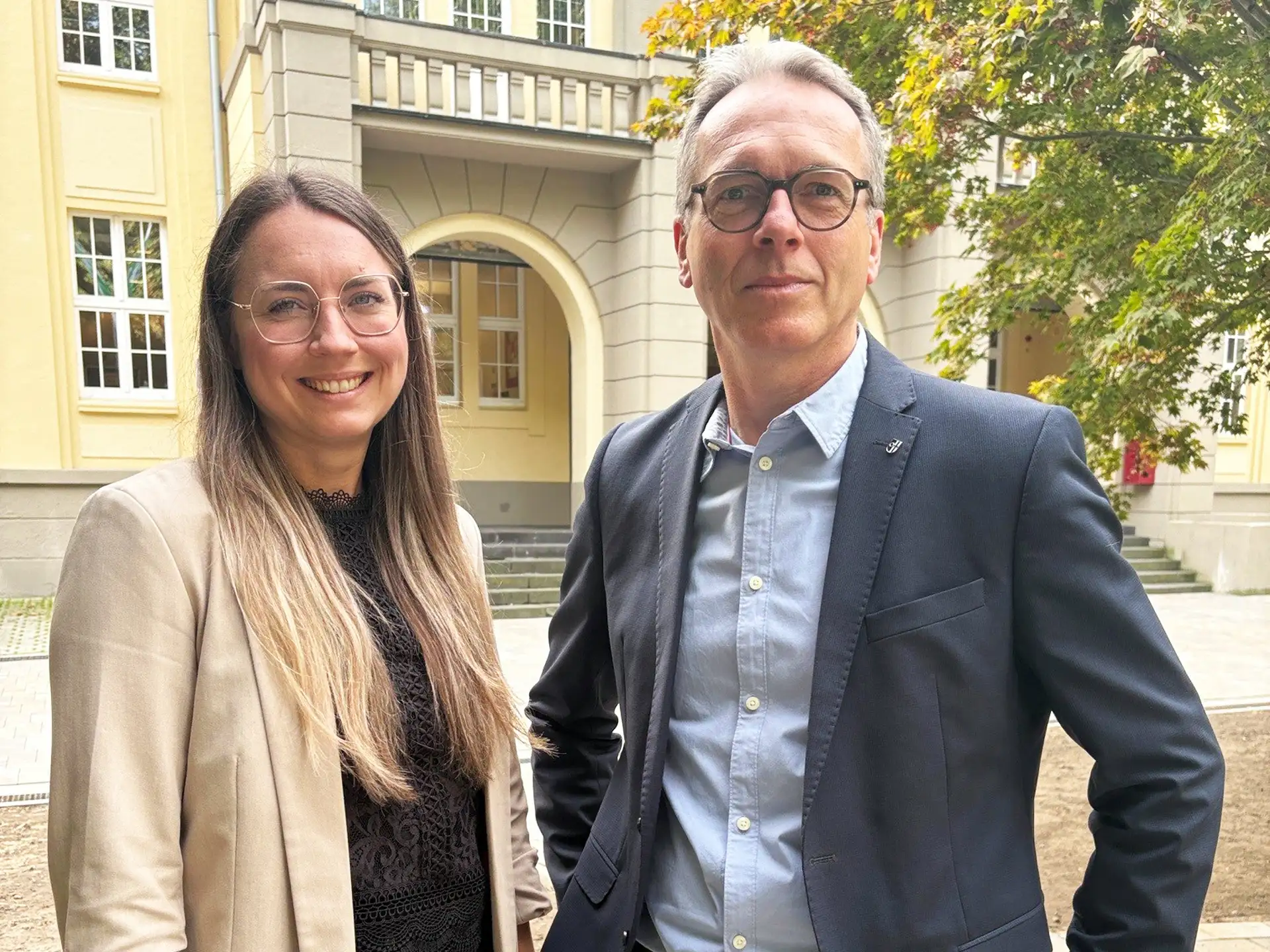 Porträt von Franziska Neumann und André Dora.