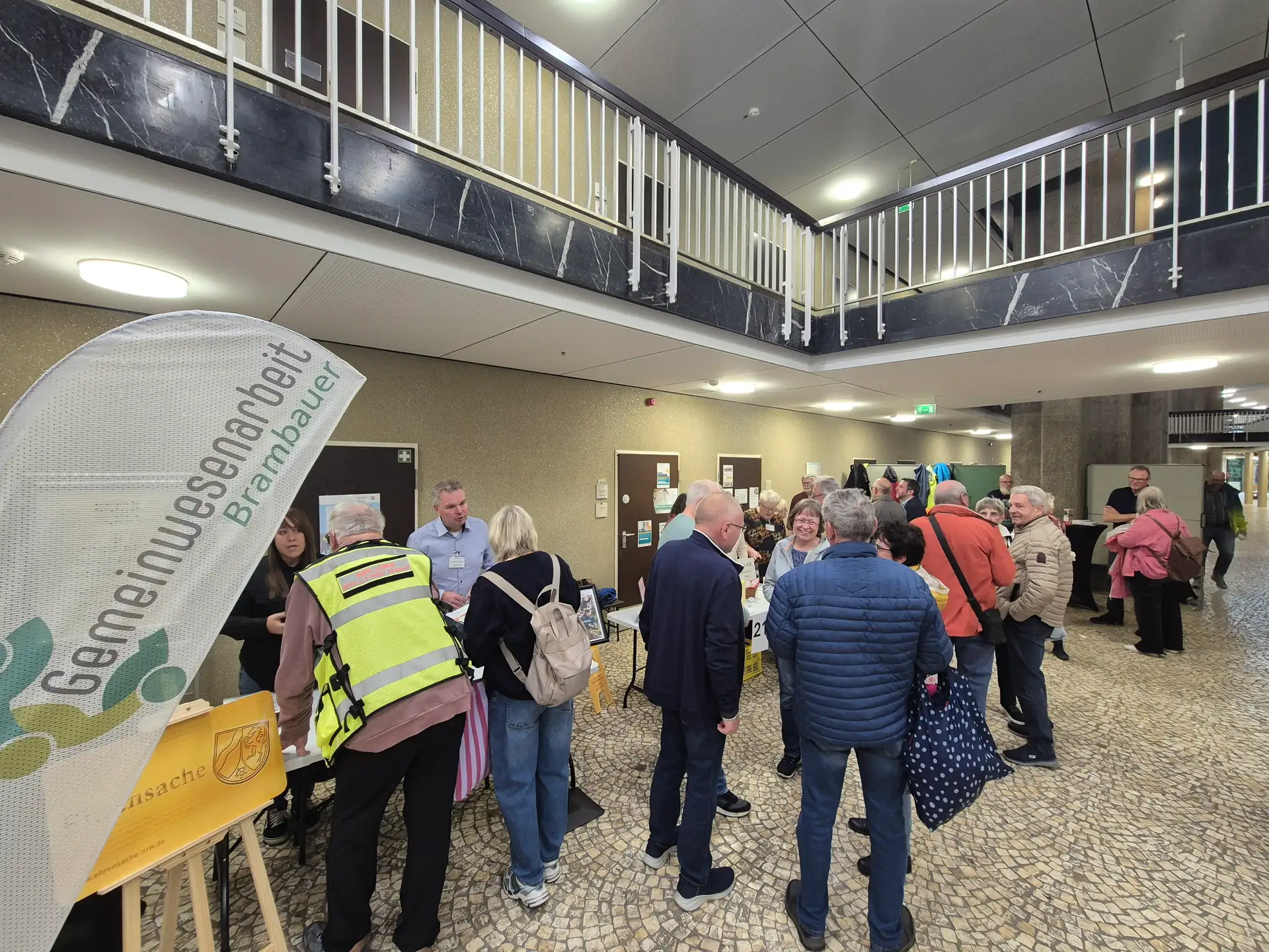 Informationsveranstaltung im Foyer des Lüner Rathauses für Menschen vor dem Übergang in den Ruhestand.