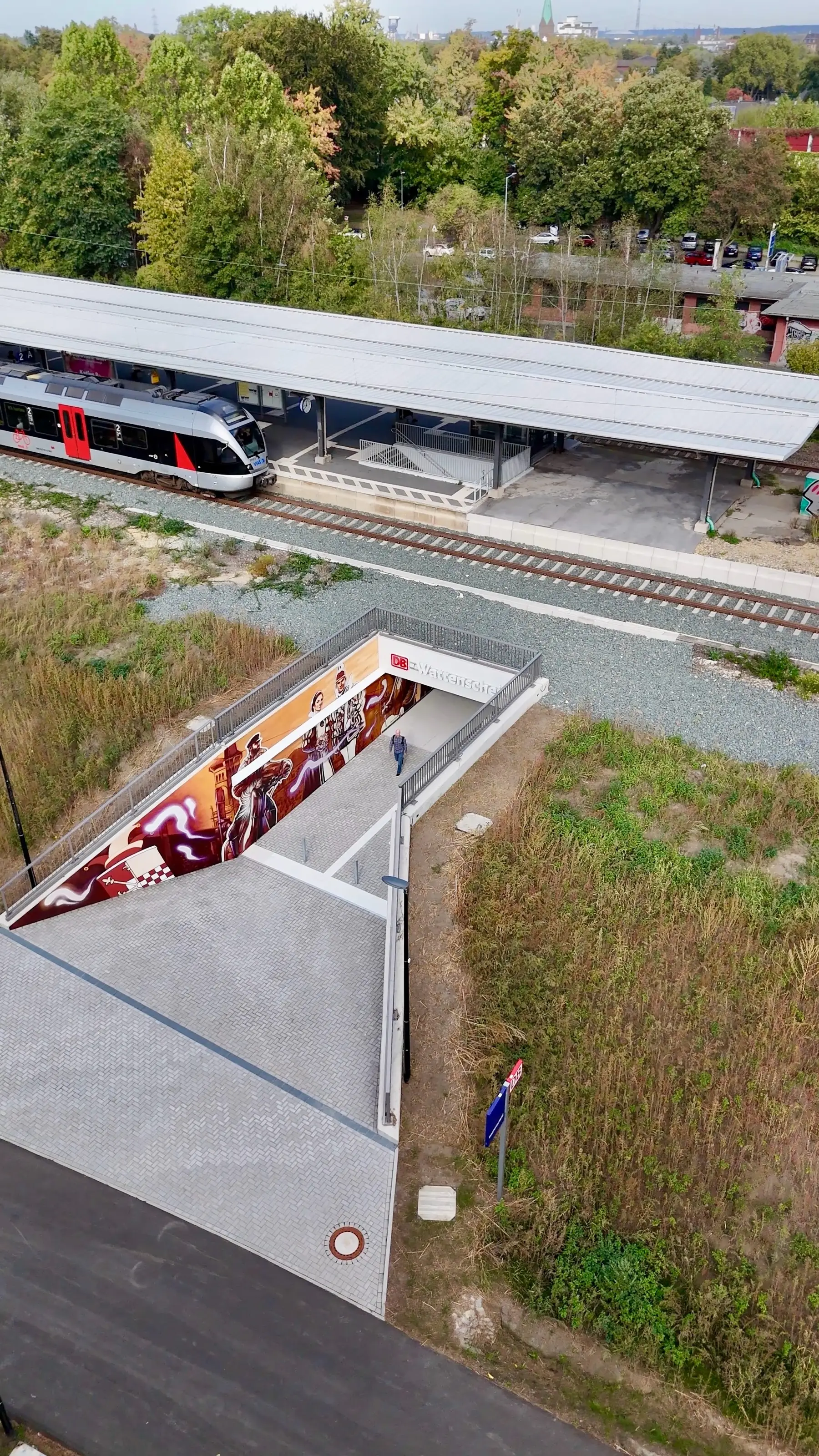 Neue Fußgängerunterführung mit Graffitis am Bahnhof Wattenscheid in Bochum, 30.09.2026.