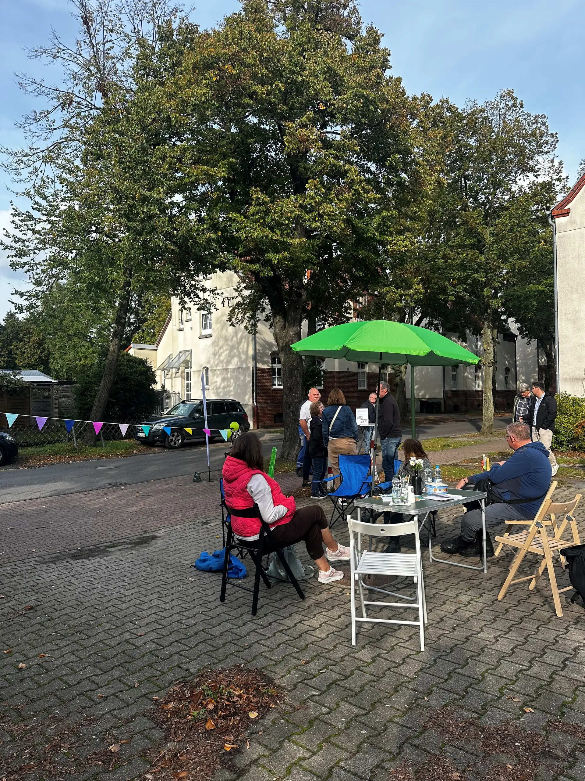 Die Aktion „Stuhl frei! Komm vorbei!“ hat dieses Mal in der Neuen Kolonie in Brambauer stattgefunden.