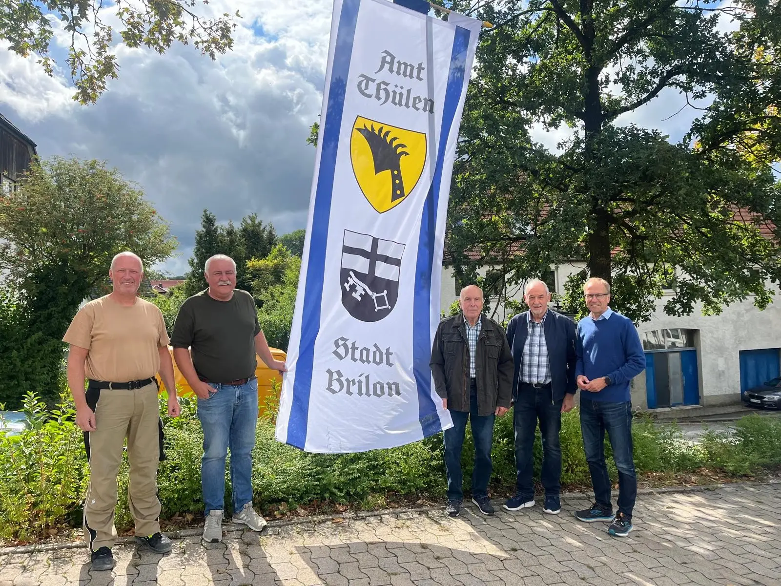 St. Hubertus Schützenbruderschaft Thülen feiert 200-jähriges Bestehen und weiht neue Fahne ein