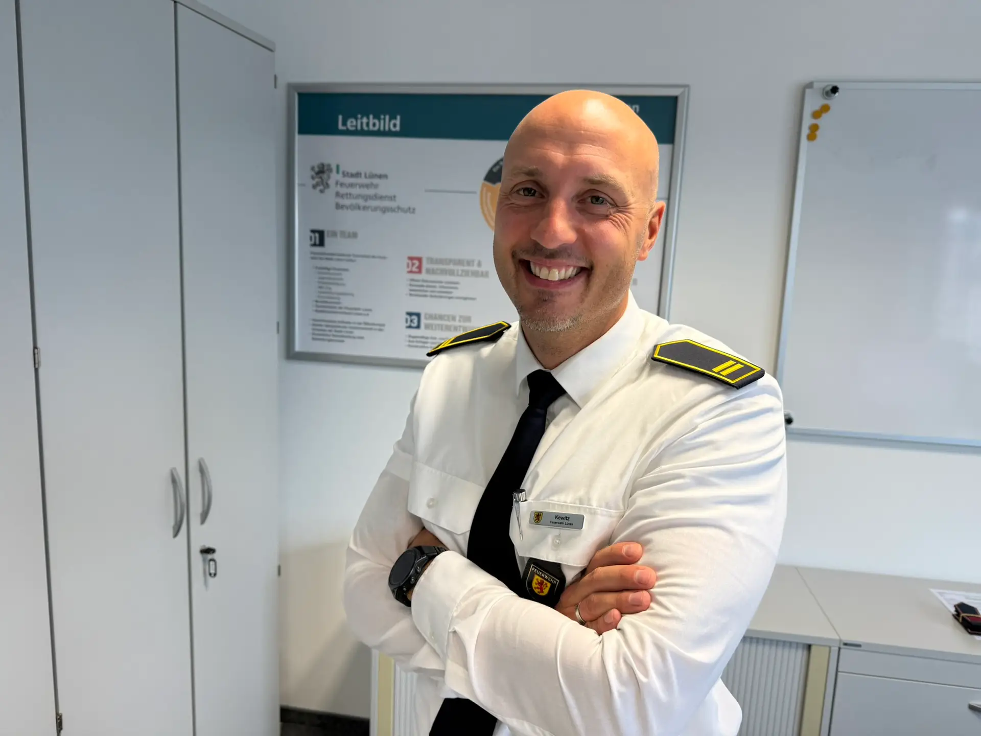 Christian Märkert für seine geleistete Arbeit und seinen Einsatz für die Feuerwehr Lünen.